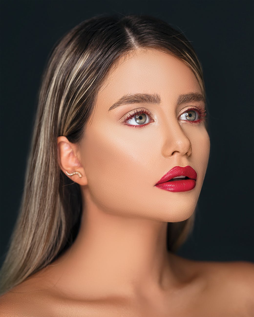 RED LIPS GIRL