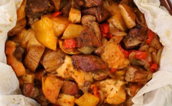 Φανταστικό χοιρινό γκιούλμπασι στη λαδόκολλα MEET AND ROTATOES