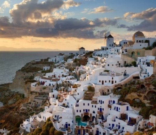 Σίκινος: Ένας μικρός παράδεισος στις Κυκλάδες WHITE HOUSES