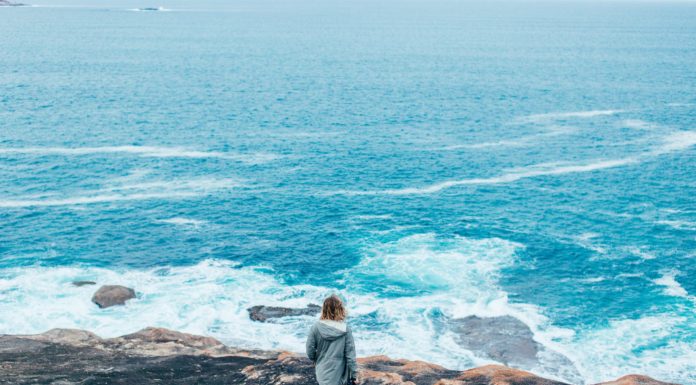 Γιατί ο Θεός δίνει τα προβλήματα στους δυνατούς… WALKING AT THE SEA